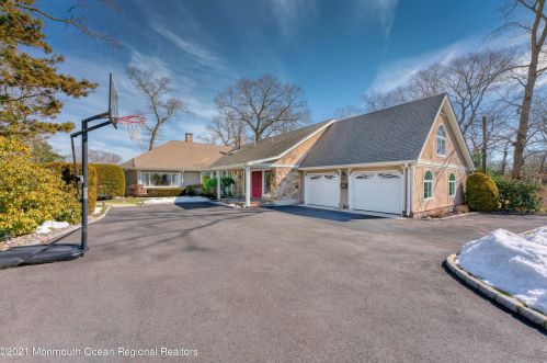 626 Oceanview Rd, Brielle, NJ 08730-1221
