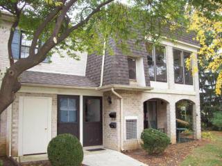 34 Valleybrook Dr, Lancaster, PA 17601-4617