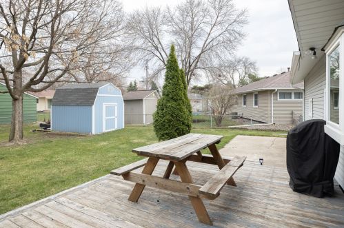 4266 Jasper Dr, Saint Paul MN  55122-2011 exterior