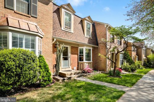 10383 Green Holly Ter, Silver Spring, MD 20902-5803