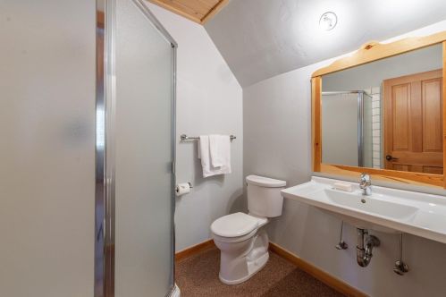 11682 Chalet Rd, Truckee CA  96161-6717 exterior