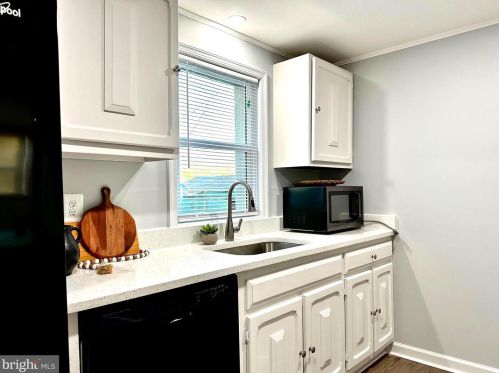 14608 Eastman St, Woodbridge VA  22193-2610 exterior