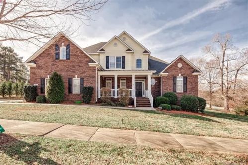 1027 Paragon Ct, Conover, NC 28613-9367