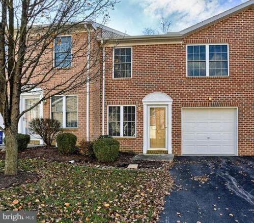 3588 Mark Dr, York, PA 17402-3179