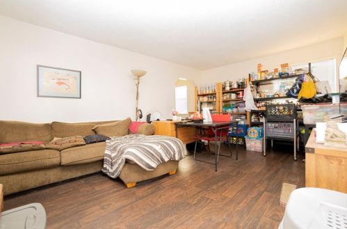 3210 134th Pl, Hawthorne CA  90250-6319 exterior