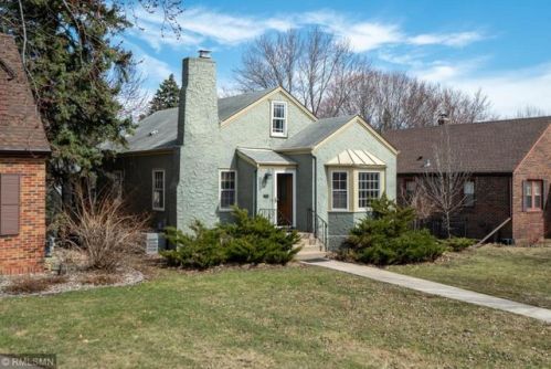 1369 Iowa Ave, Saint Paul, MN 55108-2122