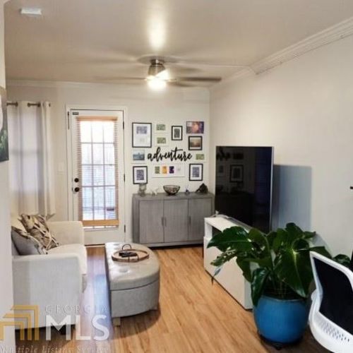 795 Hammond Dr, Atlanta GA  30328-5517 exterior