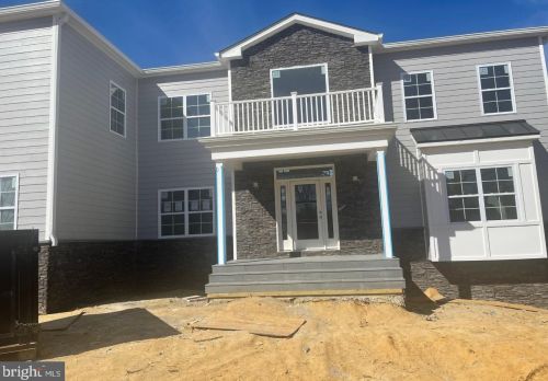 7016 Ridgeway Dr, Springfield VA  22150-3028 exterior