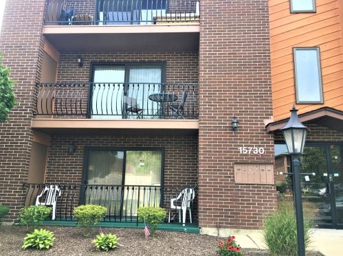 15730 Revere Ct, Oak Forest, IL 60452-6007