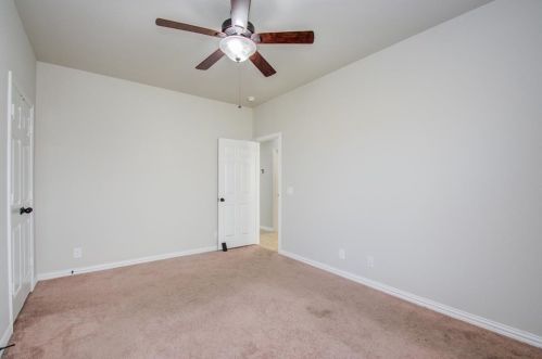 5611 Jay Thrush Dr, Richmond TX 77407 exterior