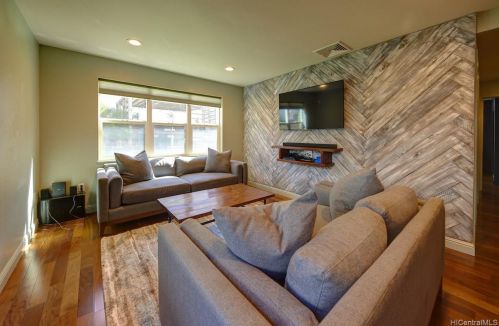 86-207 Leihoku St, Nanakuli, HI 96792-5000