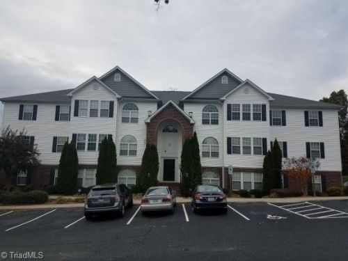 4320 Cedarcroft Ct, Greensboro, NC 27409-9220