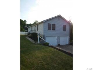 128 New St, Huntington, CT 06484-2324
