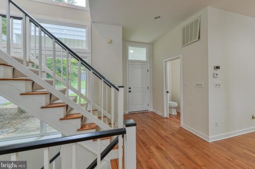 11061 Lucks Rd, Bumpass, VA 23024-9677