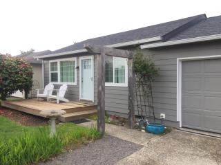 1087 6 St, Florence OR  97439-9324 exterior