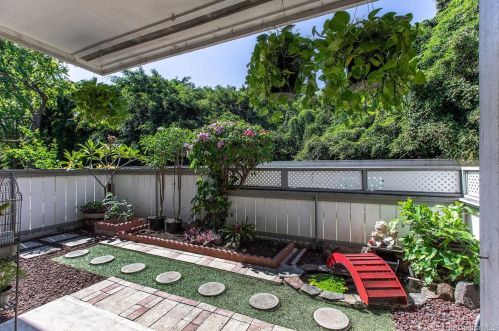 441 Mananai Pl, Honolulu, HI 96818-5345