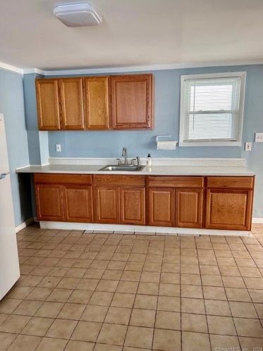 73 4th St, Derby CT  06418-1908 exterior