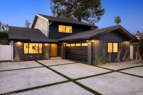 5243 Fulton Ave, Van Nuys CA  91401-5906 exterior