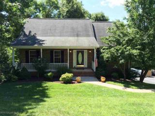 37 Surry Ln, Fishersville, VA 22939-2112