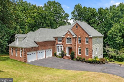 4 Gideon Ct, Flemington, NJ 08822-5778
