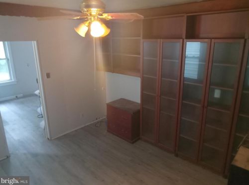 571 Rutherford Ave, Trenton, NJ 08618-4429