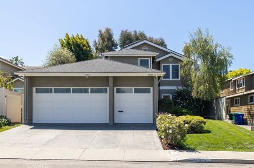 1028 10th St, Manhattan Beach, CA 90266-5904
