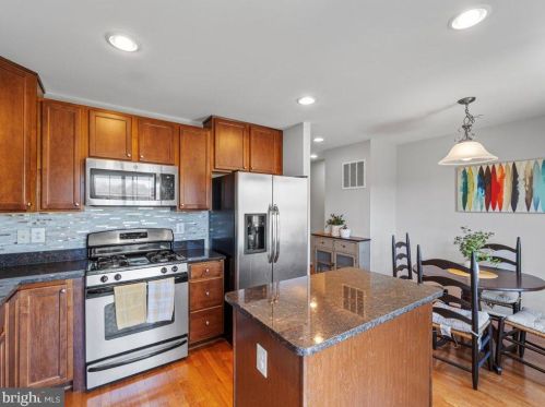 2898 Chinkapin Oak Ln, Woodbridge, VA 22191-7524