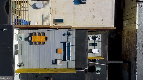 18 Walnut St, Lancaster PA  17602-4924 exterior