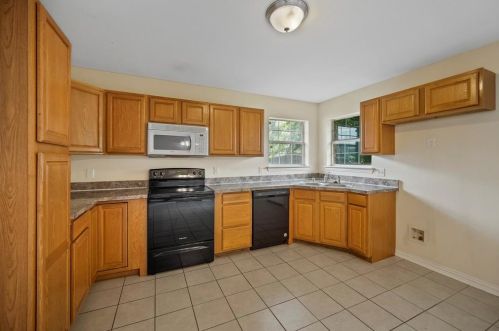 5711 Arlington Park Dr, Dallas TX  75235-6203 exterior