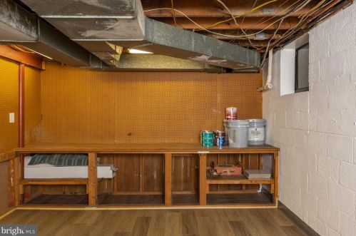 7209 Lamar Dr, Springfield VA  22150-3129 exterior