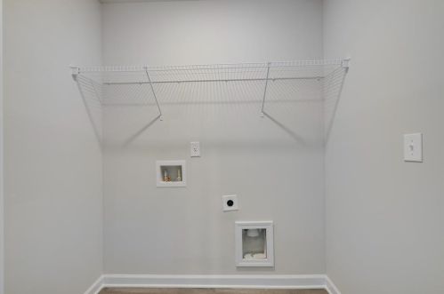 585 Mcwilliams Rd, Atlanta GA  30315-7541 exterior