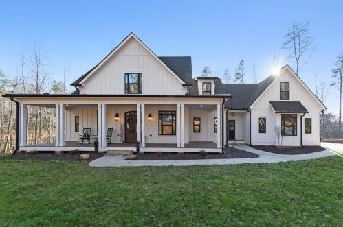 149 Pigeon Creek Dr, Dawsonville, GA 30534-3389