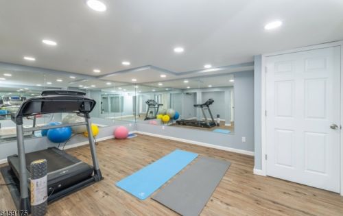 4 Elshaer Ct, Dover NJ  07869-1923 exterior