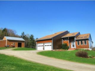 60 Bristol Rd, Starksboro VT  05443-9322 exterior