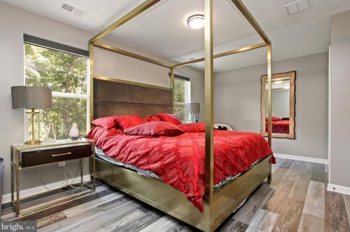 2912 Newcastle Ave, Silver Spring MD 20910-1216 exterior