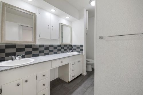 2612 Avenida Loop, Irving TX  75062-5131 exterior