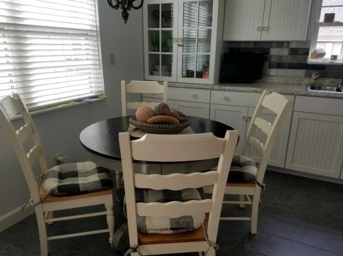 852 Edgewood Gln Dr, Valpo IN exterior