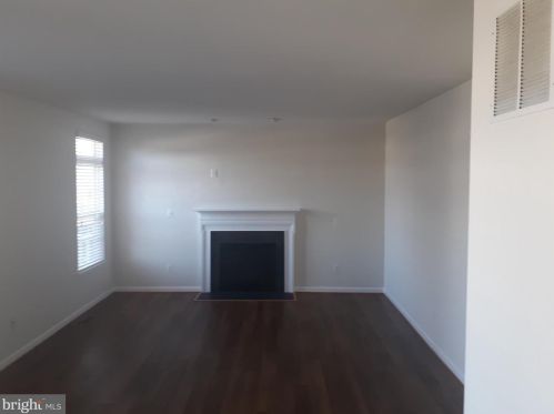 3320 Anne De Bourgh Dr, Triangle VA  22172-2350 exterior