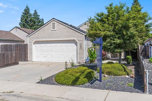 1662 Winston Cir, Valley Home, CA 95361-3566
