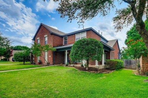 8617 Twisted Oaks Way, Fort Worth TX  76182-8342 exterior