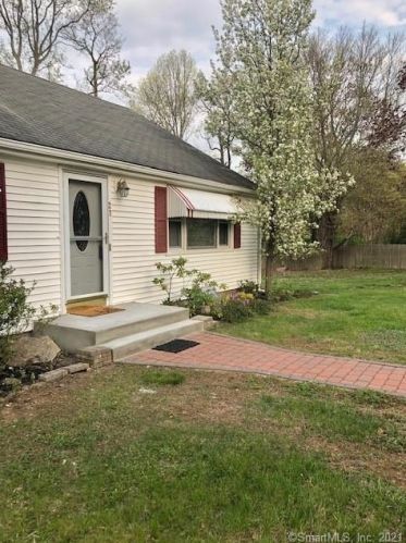 27 Broc Ter, Huntington, CT 06484-4251