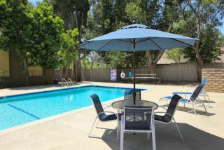 2088 Hillcrest Dr, Thousand Oaks CA  91320-2622 exterior