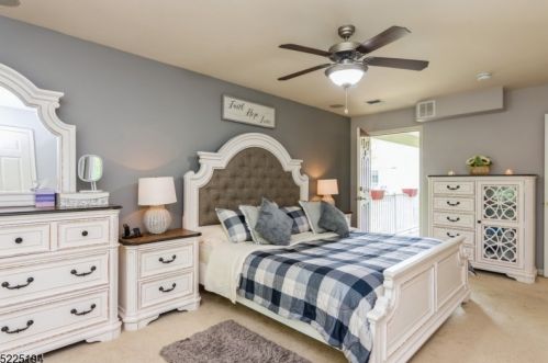 121 Forest Dr, Piscataway NJ  08854-2273 exterior