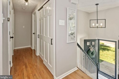 5808 Heming Ave, Springfield VA  22151-2716 exterior