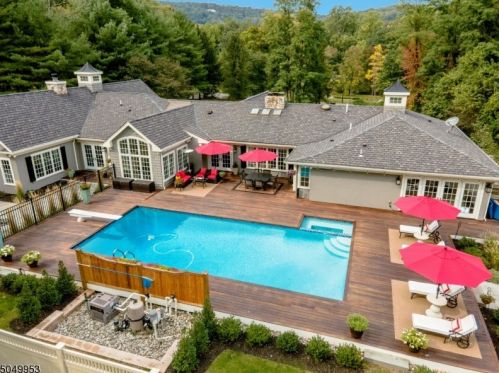 33 Washington Valley Rd, Morristown, NJ 07960-3337