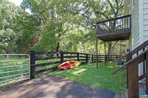 1789 Stony Point Rd, Charlottesville, VA 22911-3505