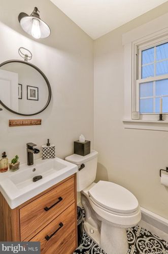 27 Lochatong Rd, Trenton NJ 08628-1608 exterior