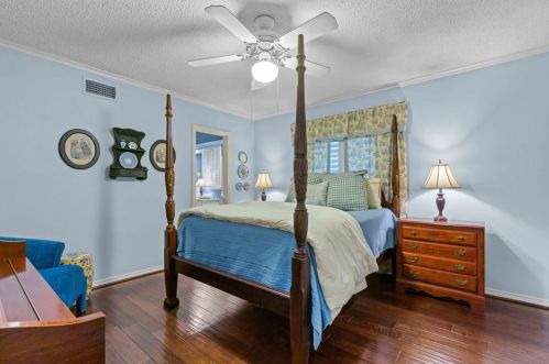 6127 Dilbeck Ln, Dallas TX  75240-5350 exterior