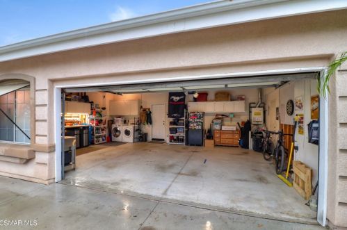 1267 Fitzgerald Rd, Simi Valley CA 93065-4480 exterior