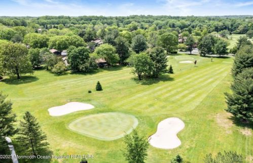 39 Lexington Ct, Tinton Falls NJ 07701-5472 exterior